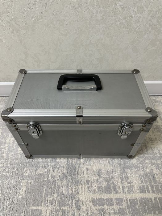 Профессиональная видеокамера Sony DVCAM