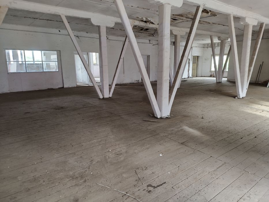 Дава се под наем Промишлена сграда в Русе, Веждата - 335 кв.м за 382.5 € - Снимка #2