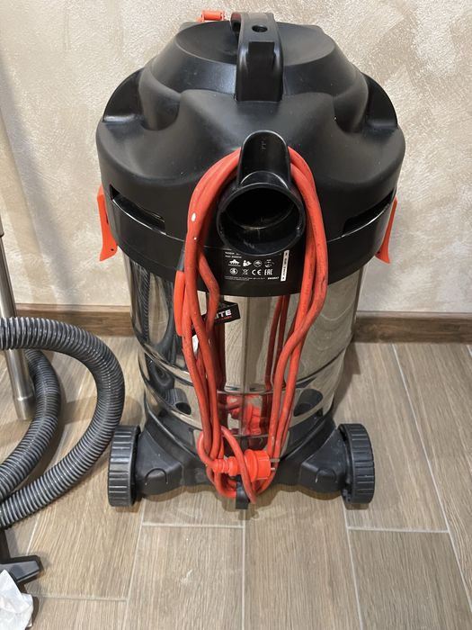 Прахосмукачка INOX за сухо и мокро почистване 1500W/30л. GRAPHITE