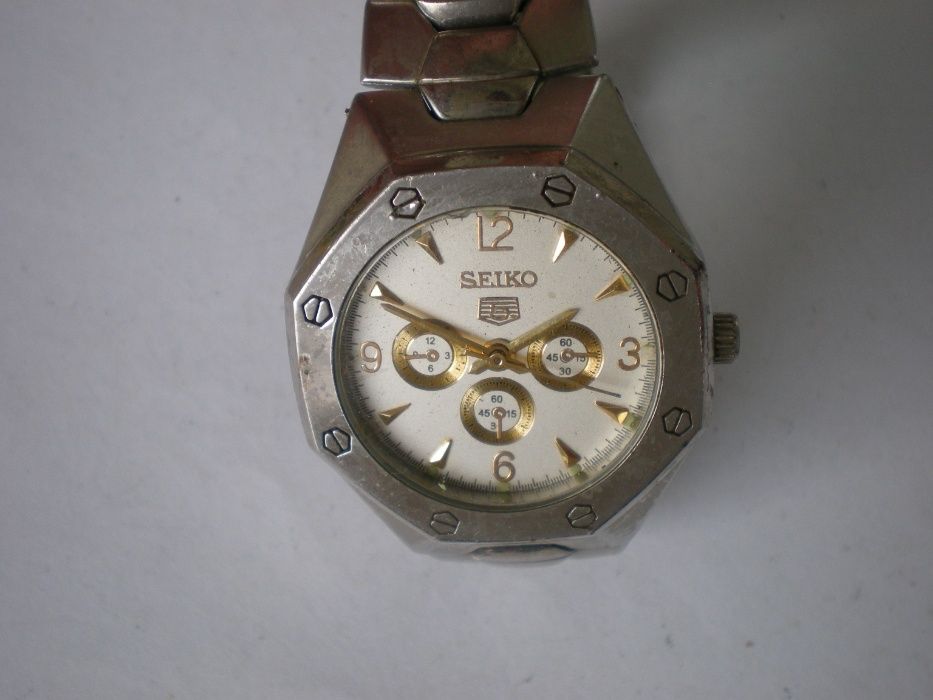 Сейко кварцов часовник