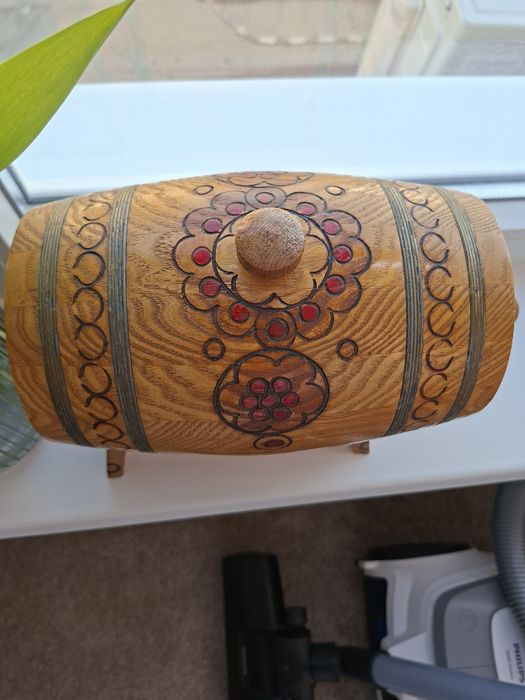 Butoias din lemn de esență tare! Model deosebit!