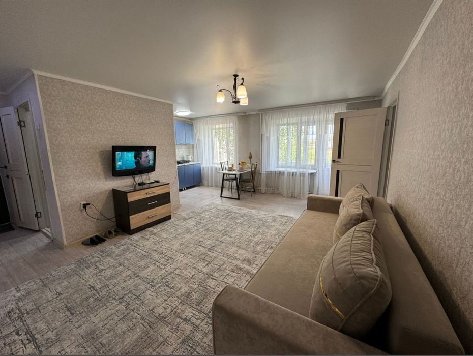 Сдам 2-комн, посуточно, район 1000 мелочей