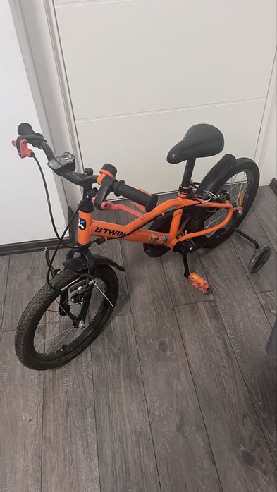 Bicicleta cu roti ajutatoare