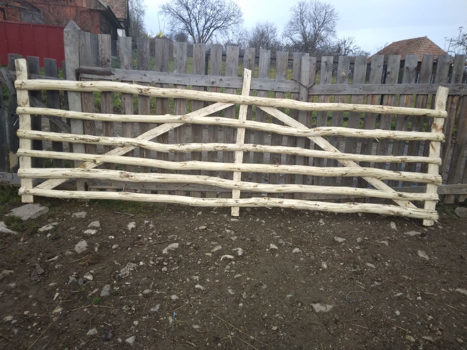 De vânzare porți de stau