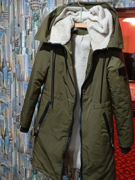 Продам мужская куртка новая