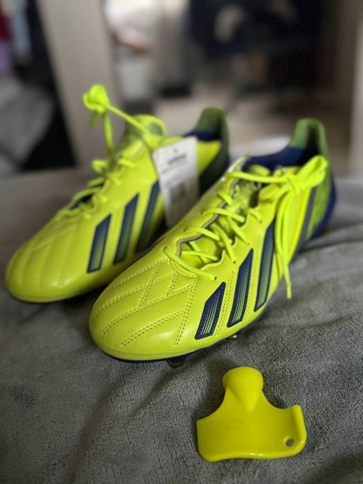 футбольные бутсы