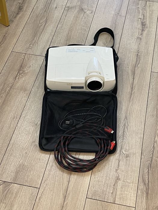 Проектор Mitsubishi