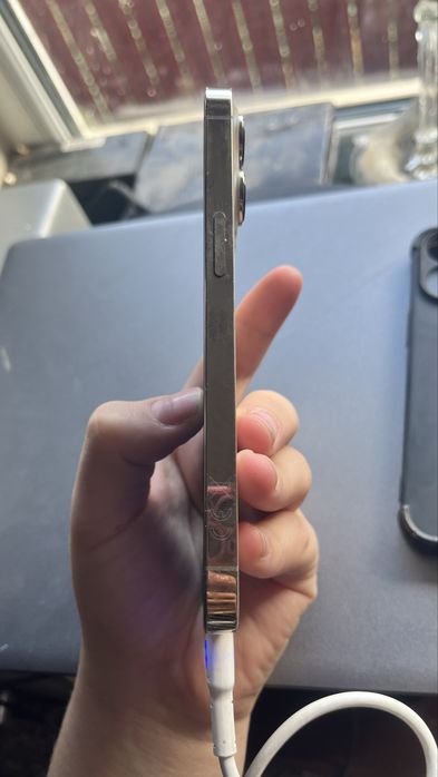 Iphone 13 functional pentru piese