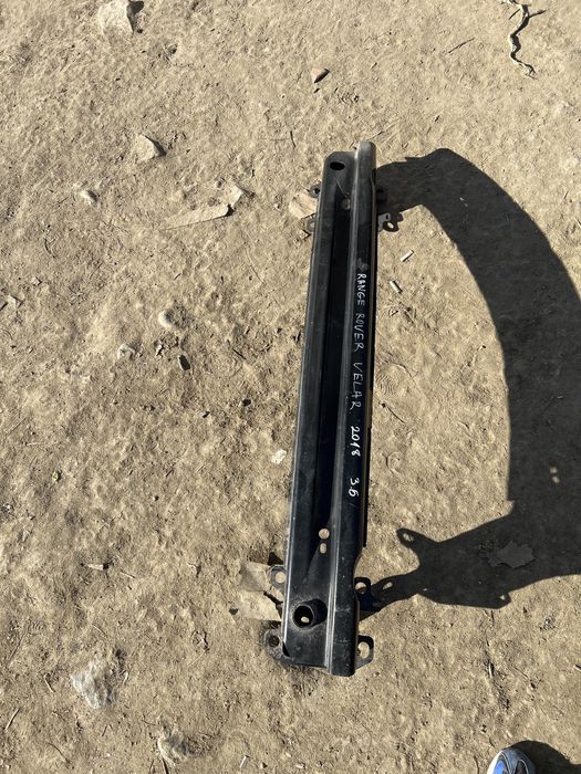 Range Rover Velar 2018 греда задна броня