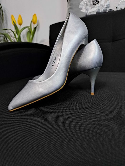 Pantofi eleganti