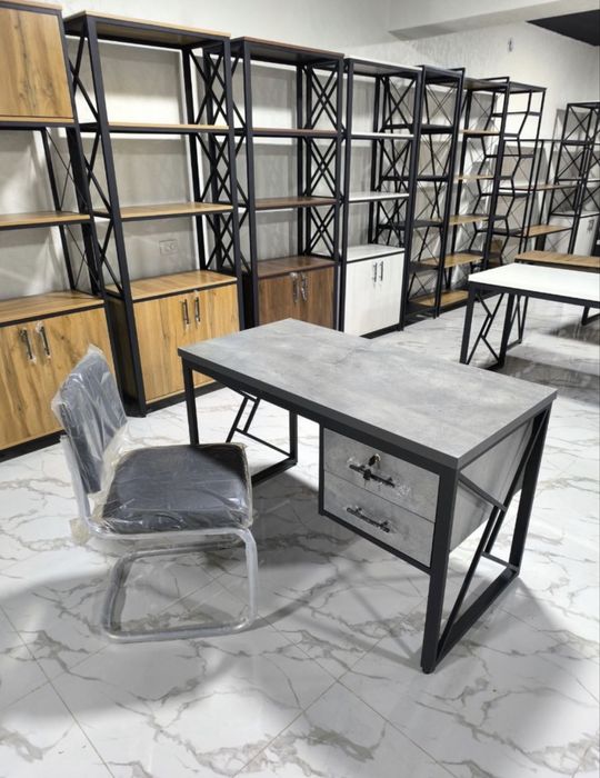 Стеллаж Офисный стол из металла  для дом кафе полка