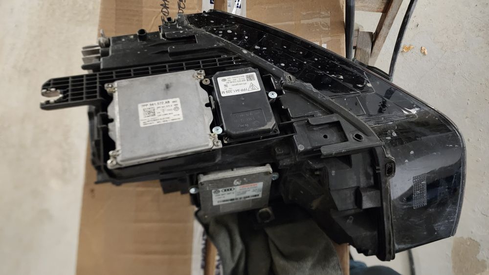 Десен фар за 2017 facelift Audi Q3