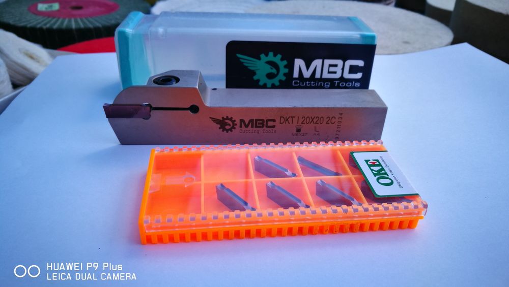 прорезен и канален нож със сменяеми твърдосплавни пластини BKTR