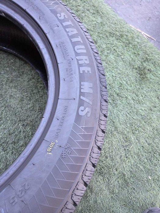 235 60 18 gripmax