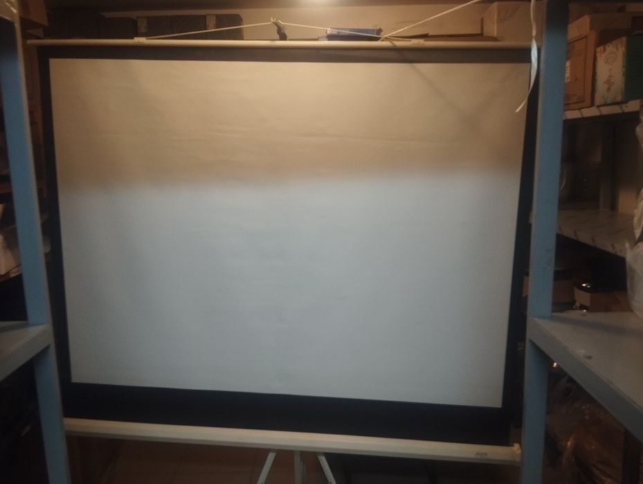 Проекционные экран