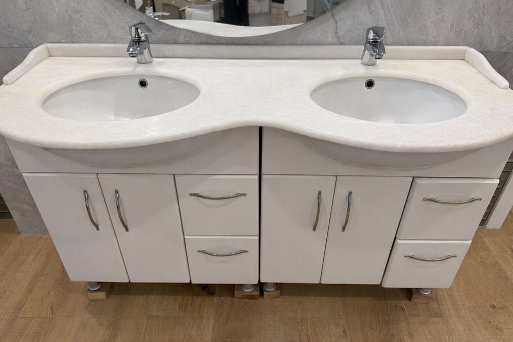 Vând mobilier pentru baie