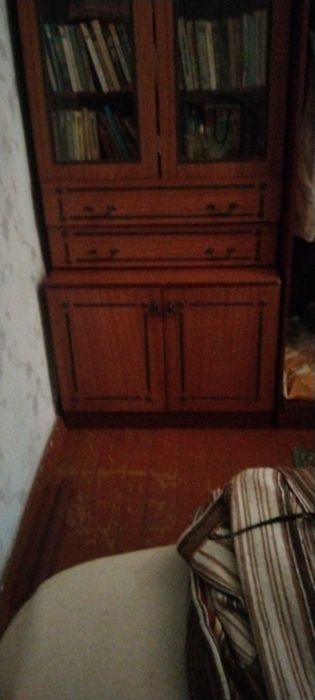 Шкаф один б/у в хорошем состоянии