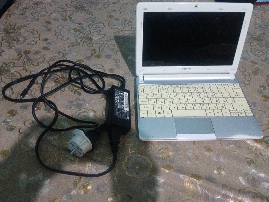 Нетбук мини ишлайди