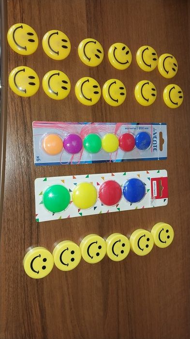 Продаются магниты разные.