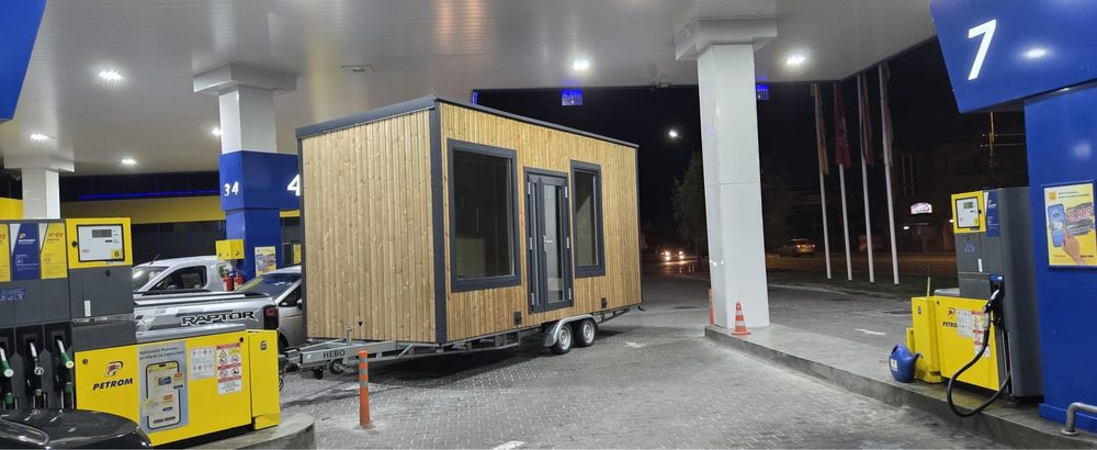 Teren Beliș cu iesire la lac + ponton+ căsuță mobilă+ curent electric