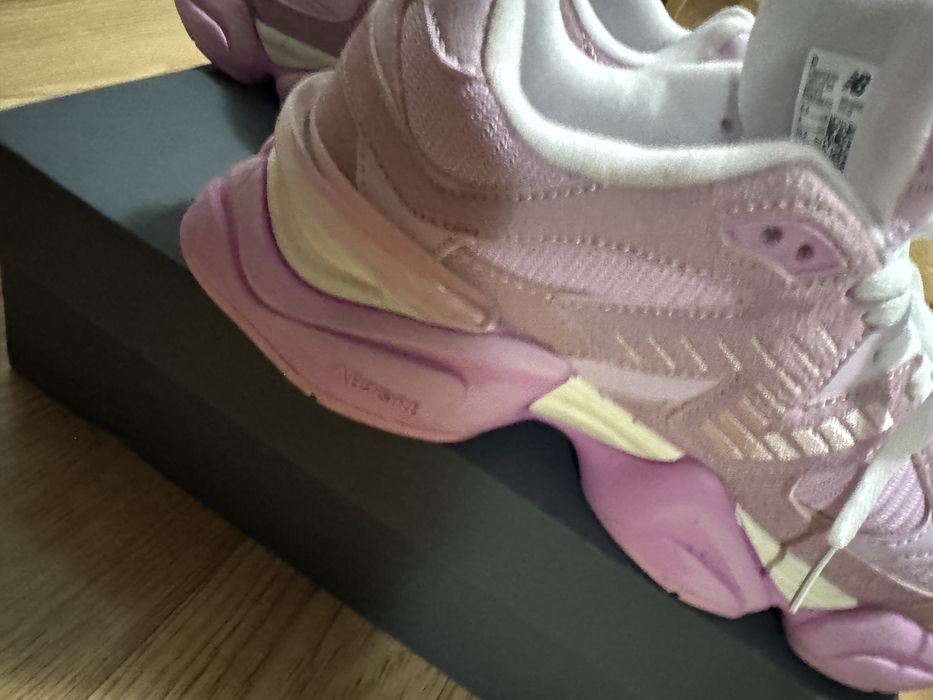 Adidasi New balance 9060