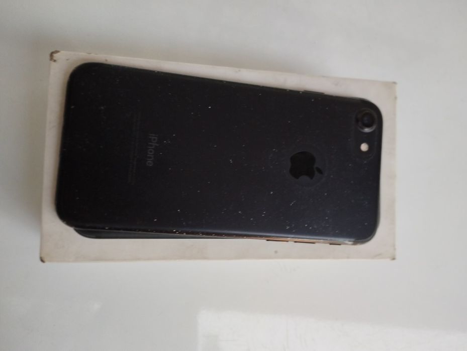 iPhone 7 32gb holati yaxshi  karobka bor yomkost 73% iOS 15.1