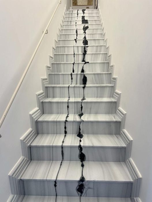 Гранит травертин мрамор ступени подступени тумба