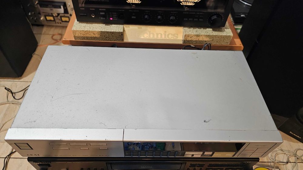 Egalizator Akai EA-A7 silver, cap de serie, partial defect. Video!