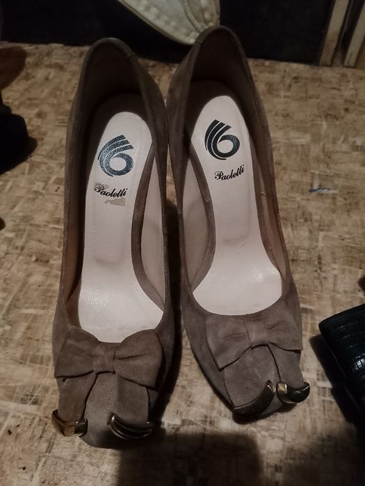 Продам туфли на шпильке