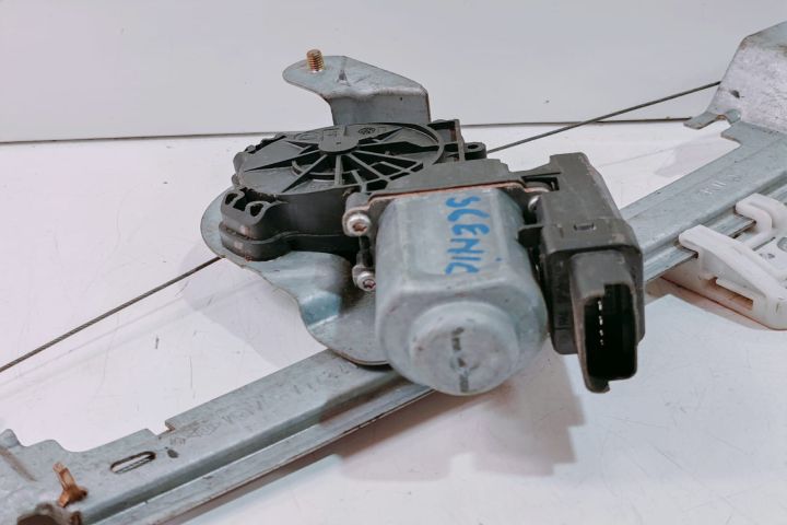 Macara  dreapta cu motoras  440726F Renault Scenic a 2-a generatie (f