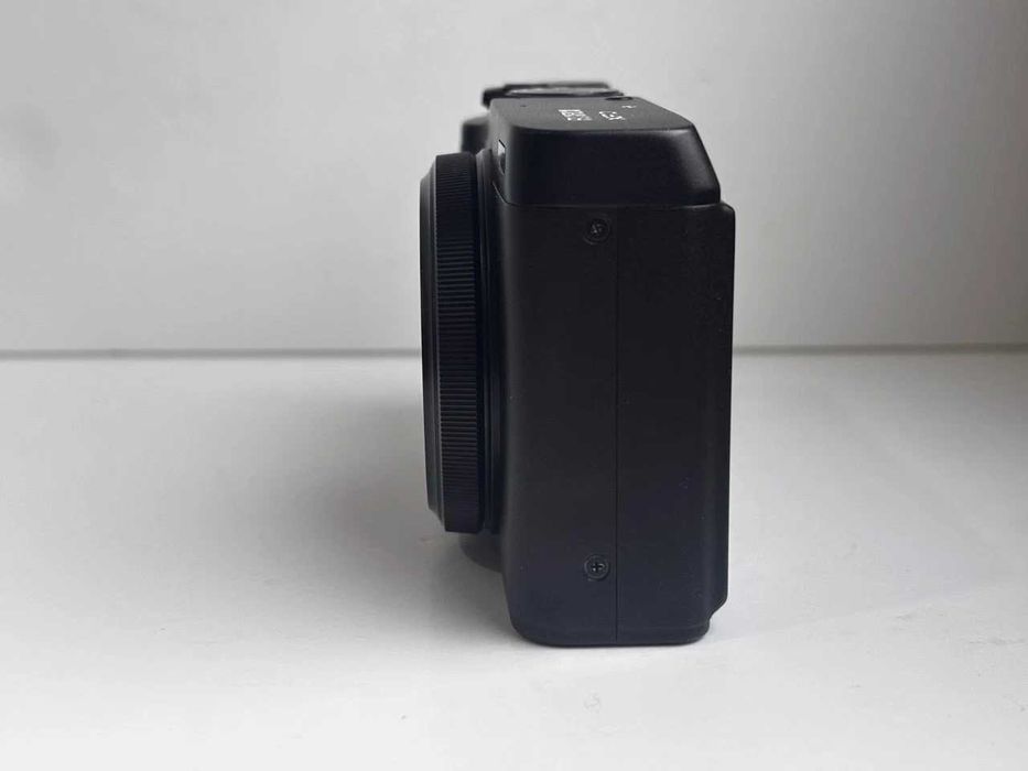 Fujifilm Fuji XF10 Black 24.2MP Digital Camera with APC-C Sensor