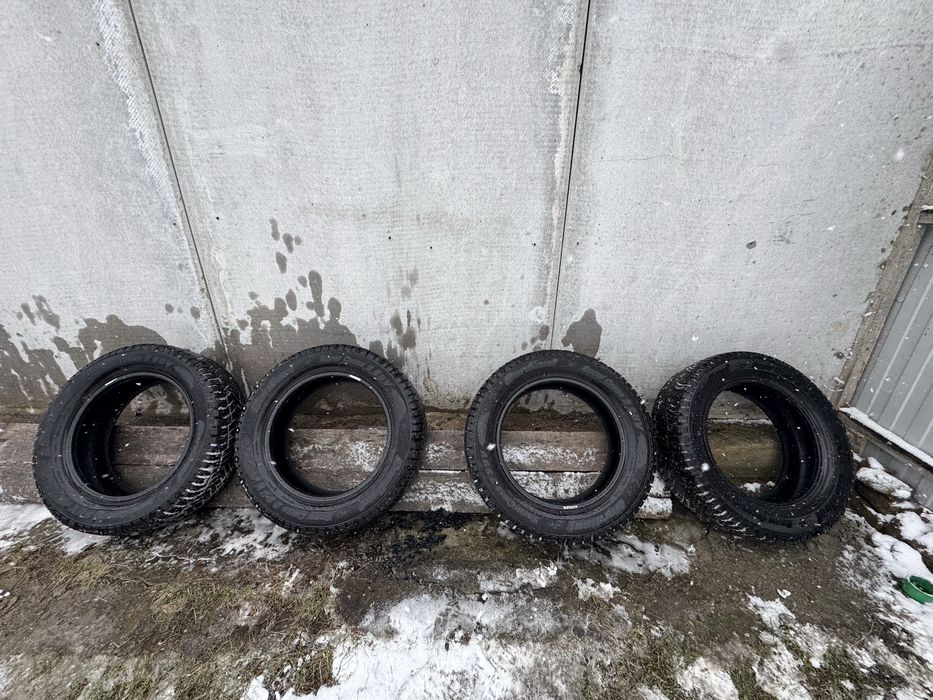 Продам зимние шины Cordiant R18