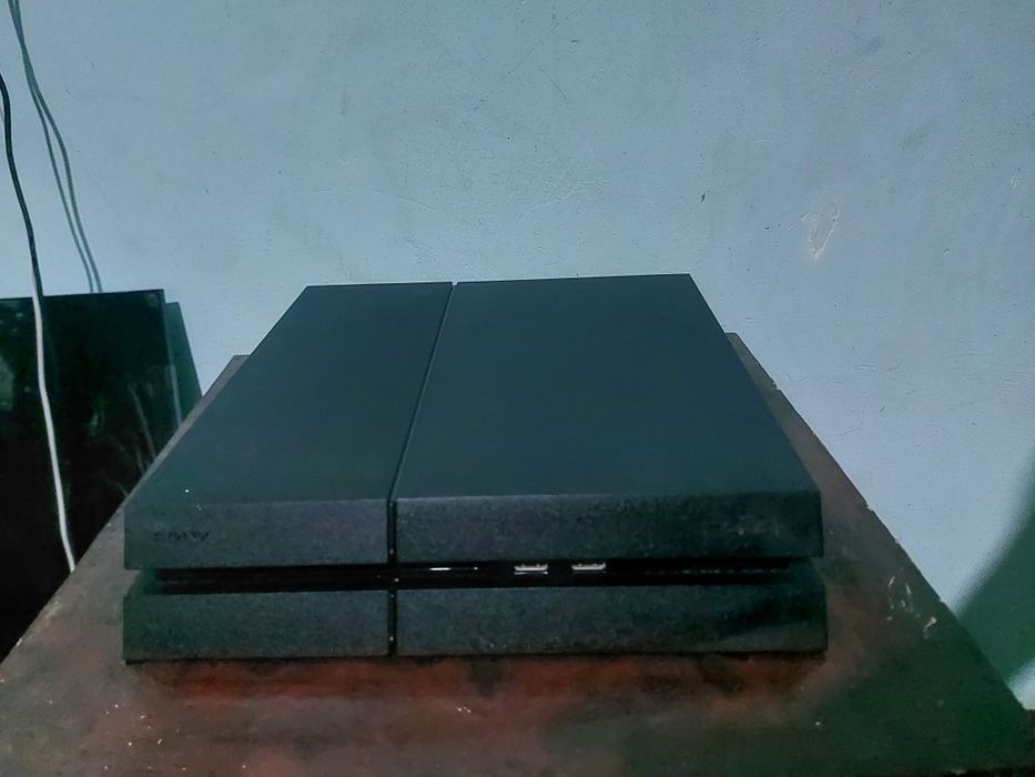 Ps 4 slim sotiladi