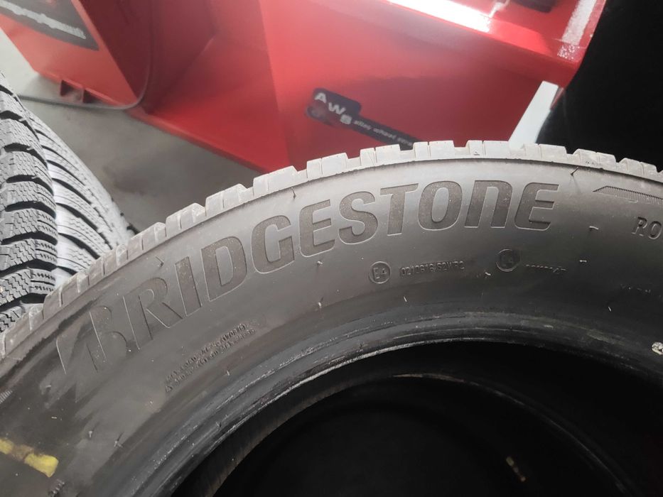 2бр.зимни гуми 225/60/17 Bridgestone