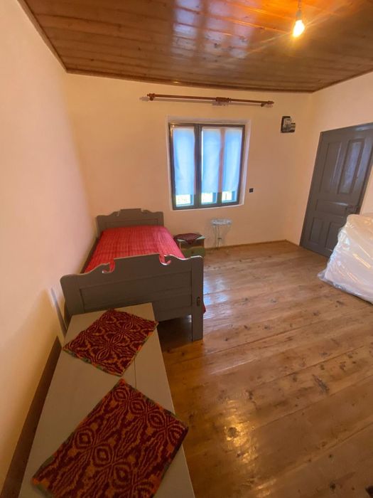 Casa batraneasca renovata cu teren