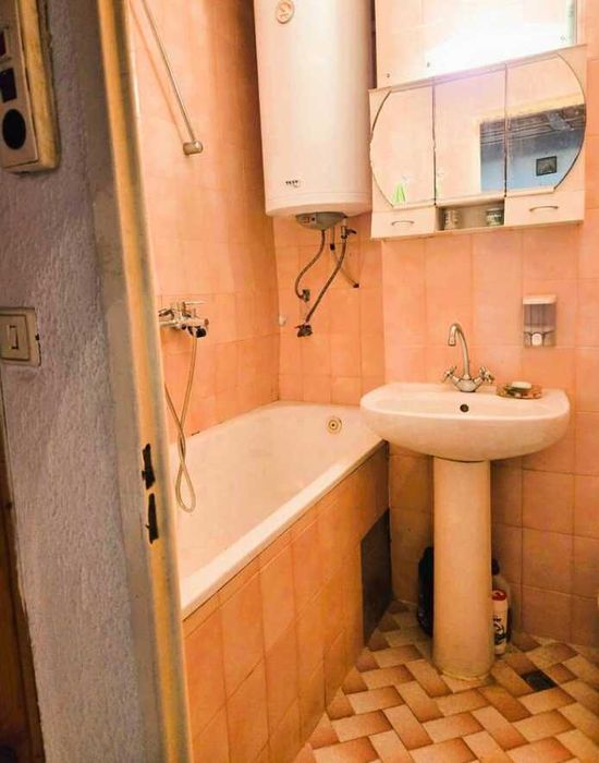 Продава се Тристаен апартамент в Бургас, Братя Миладинови - 92 кв.м за 1772 €/кв.м - Снимка #5