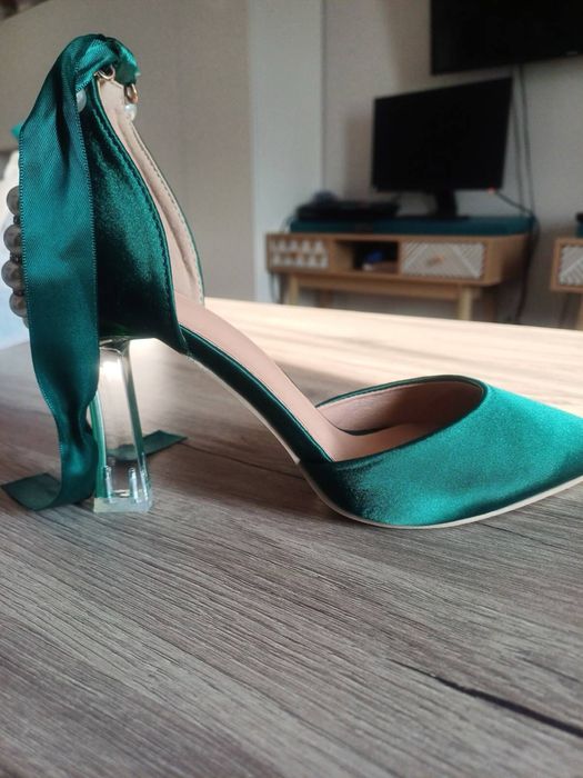 Зелени обувки с перли 36ти номер