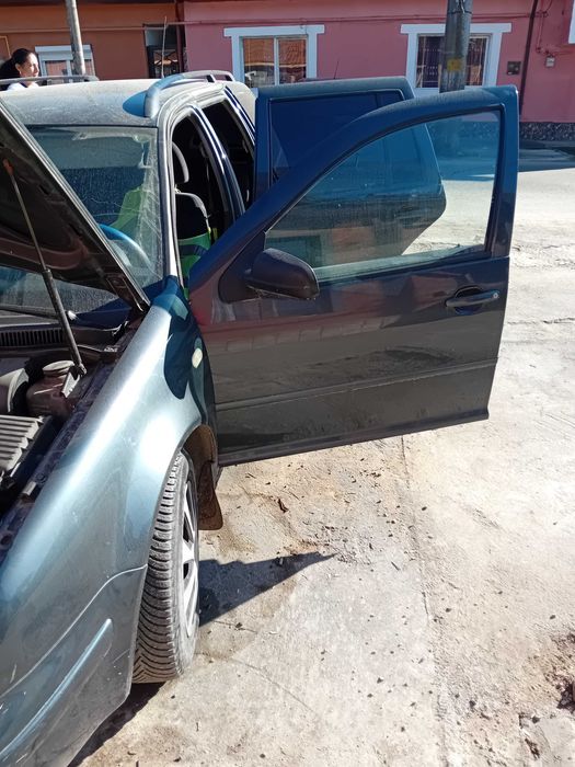 Vând bora 16 benzina  stare foarte bună