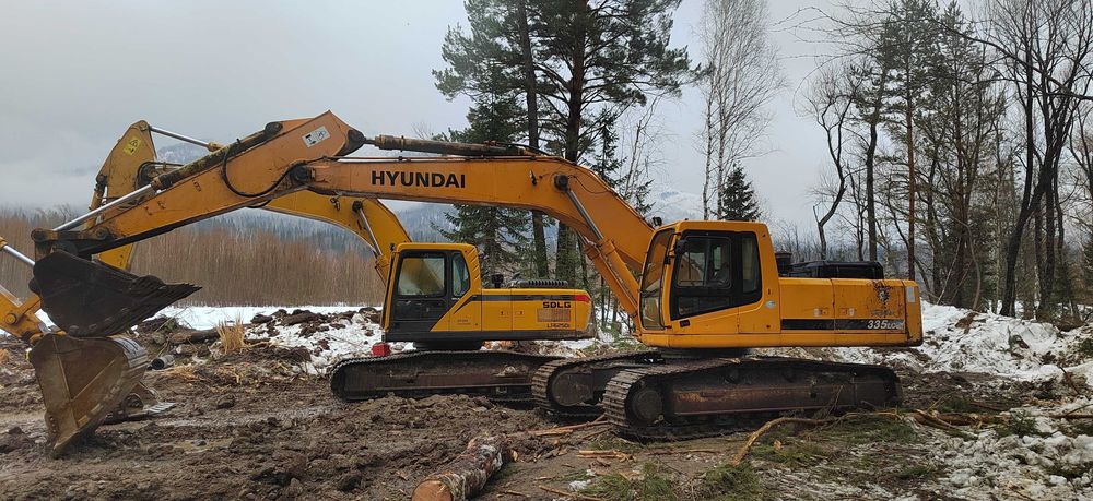 Экскаватор гусеничный продам