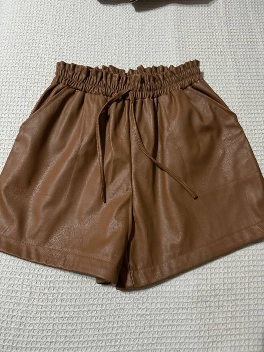 Кожени дамски панталонки размер М