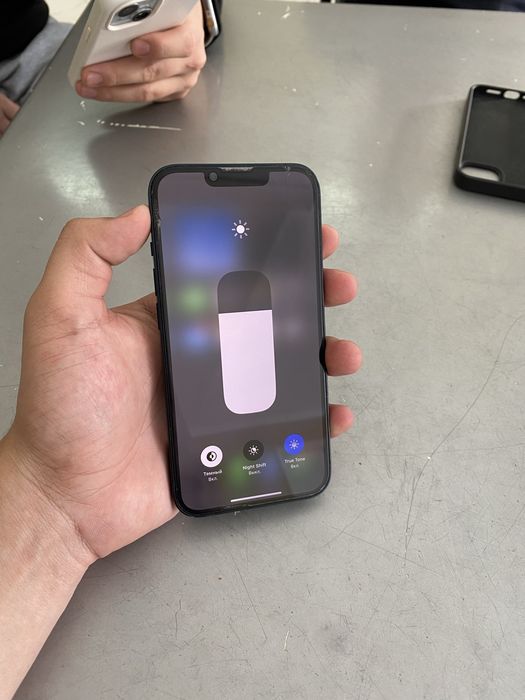 Айфон 13 сатылады