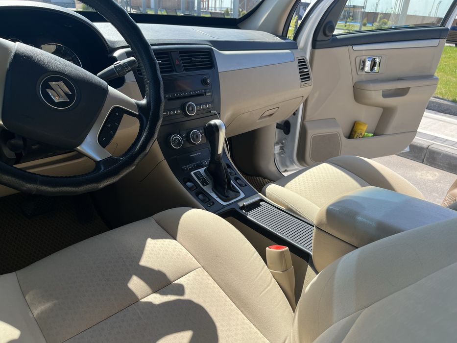 Продам авто Suzuki XL7