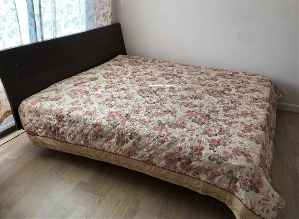 Продается кровать двухспальная