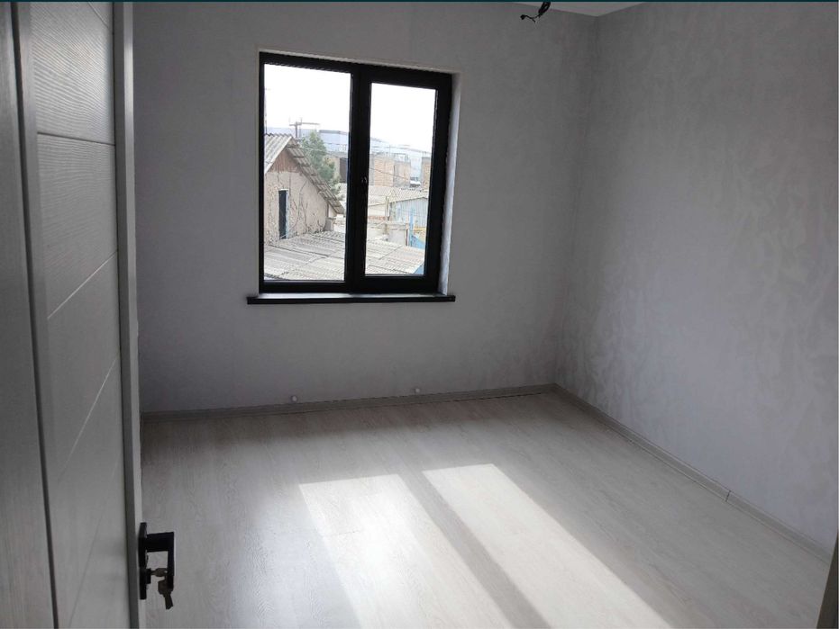 Срочно продается 3 Эатжный котедж(5 комнат) куйюлк 1