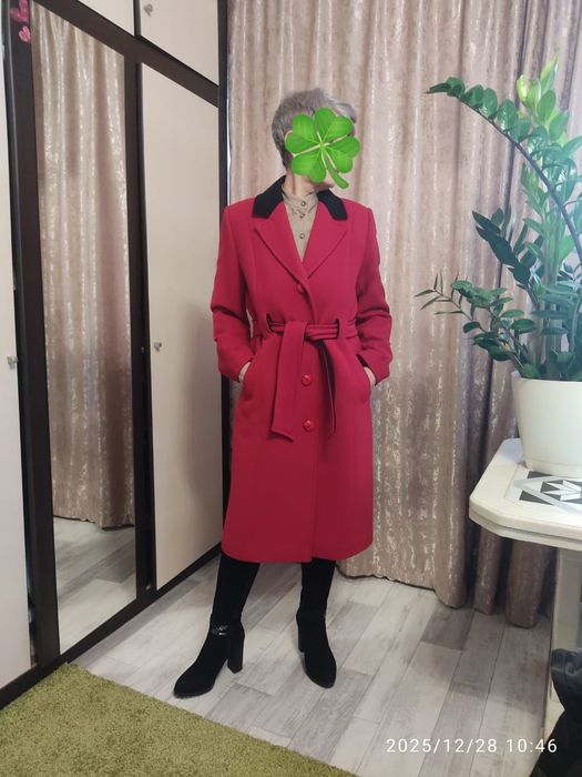 Продам пальто . Весна- осень