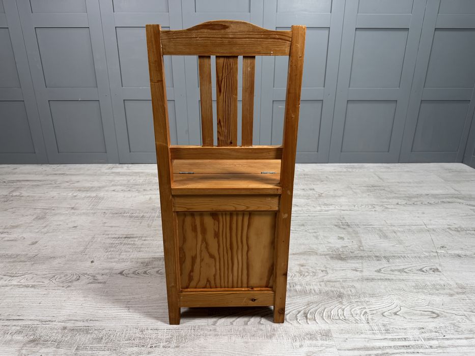 Селски шведски стол - ракла К056