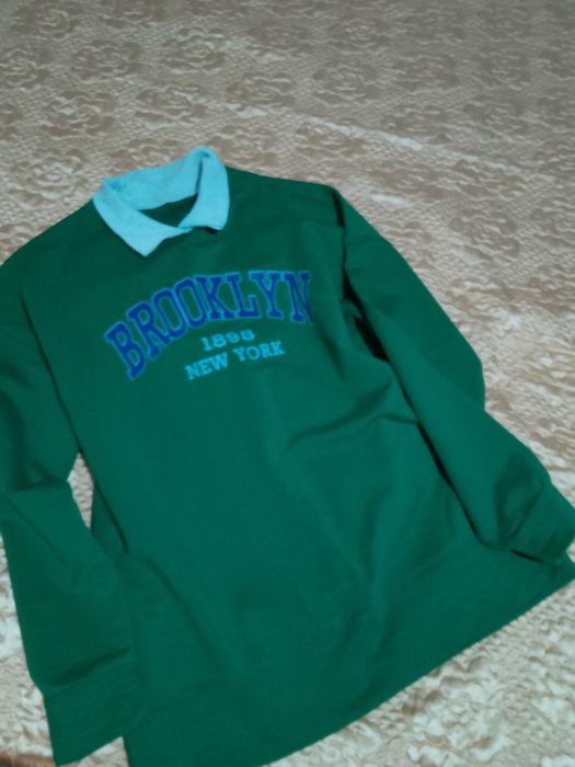 Продам женскую одежду .