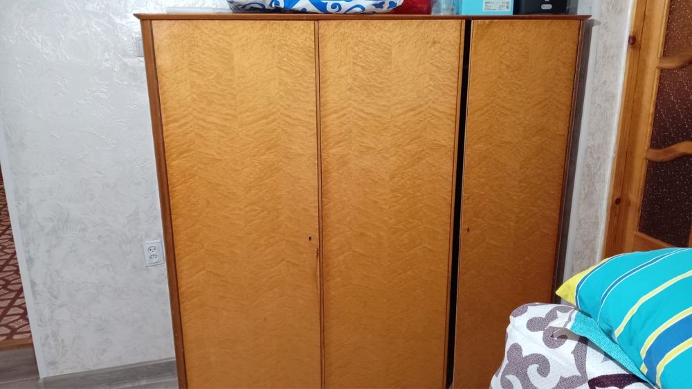 Продам спальный гарнитур (СССР)