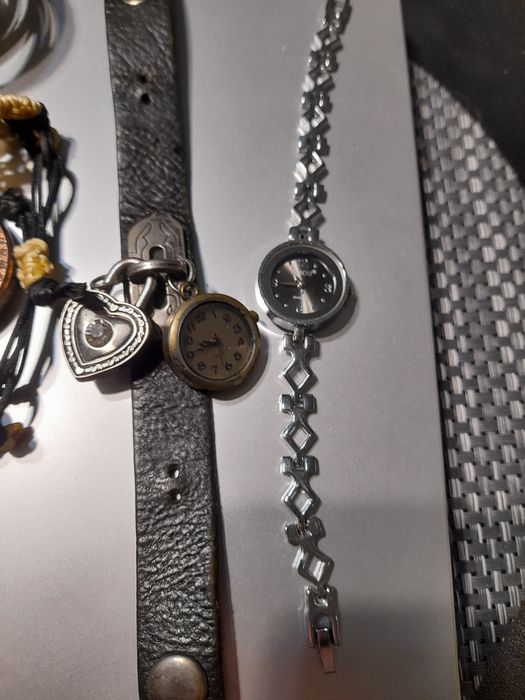 Швейцарски ръчен, японски кварцов и дамски часовници