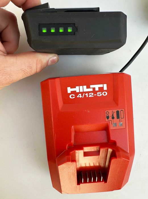 Hilti PM 20-CG A12 - Линеен лазер със зелен лъч като нов!